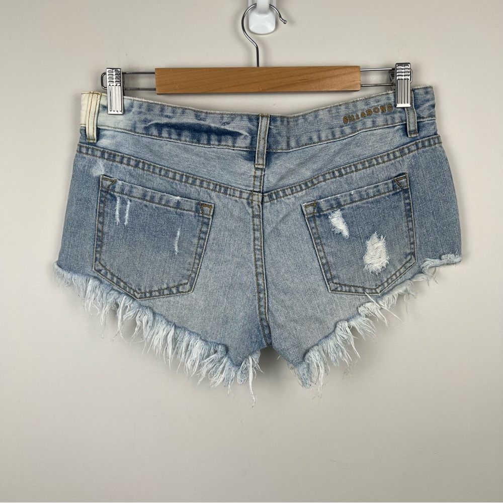 Billabong Denim Shorts Embroidered Floral Frayed Low Beach Festival Size 26 8 - Picture 8 of 15